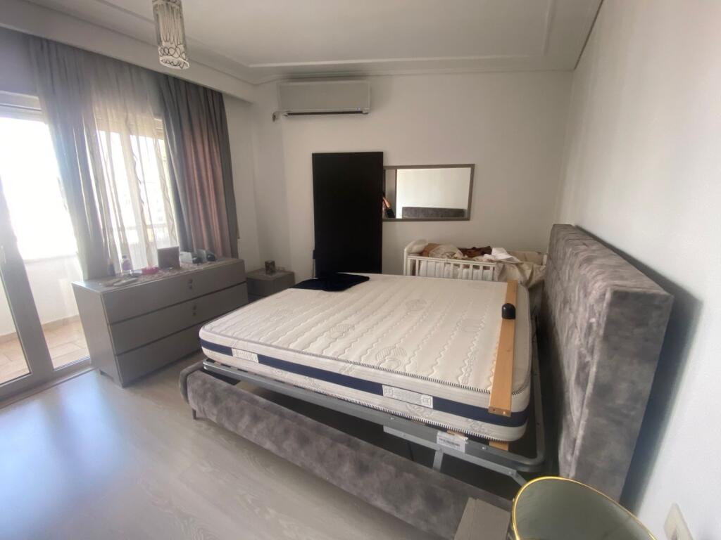 2+1,i mobiluar te pazari i ri afer atsh se,cmimi 1000 euro