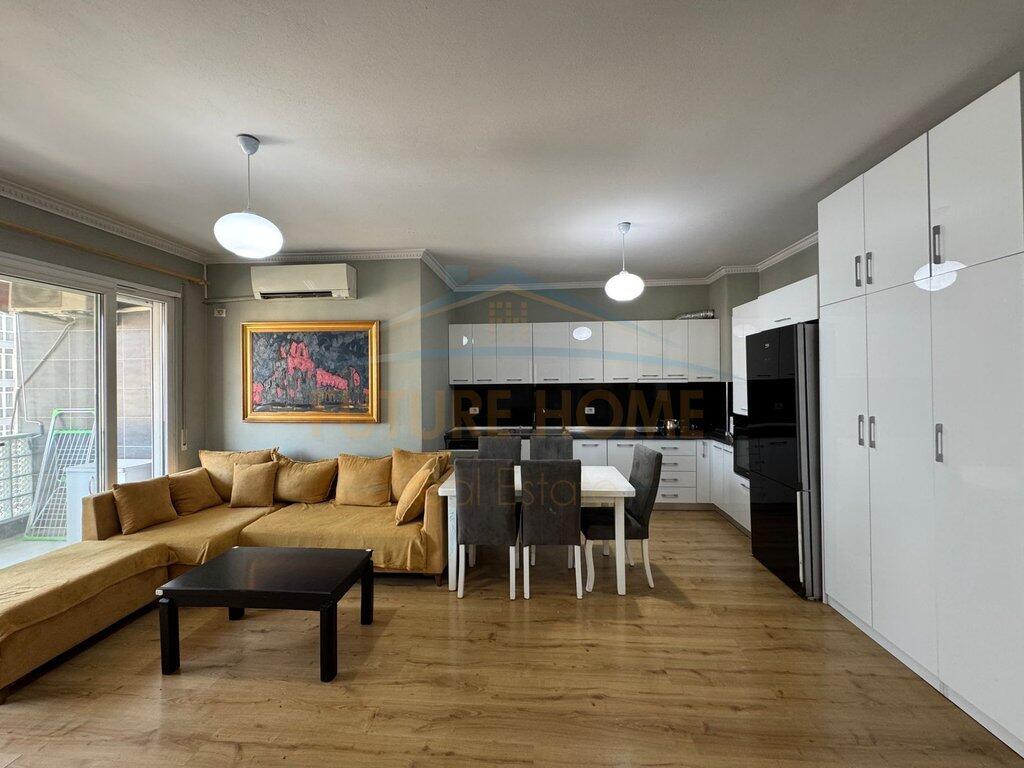 Apartment 2+1+2 + 2 parking spaces for sale Paris Commune