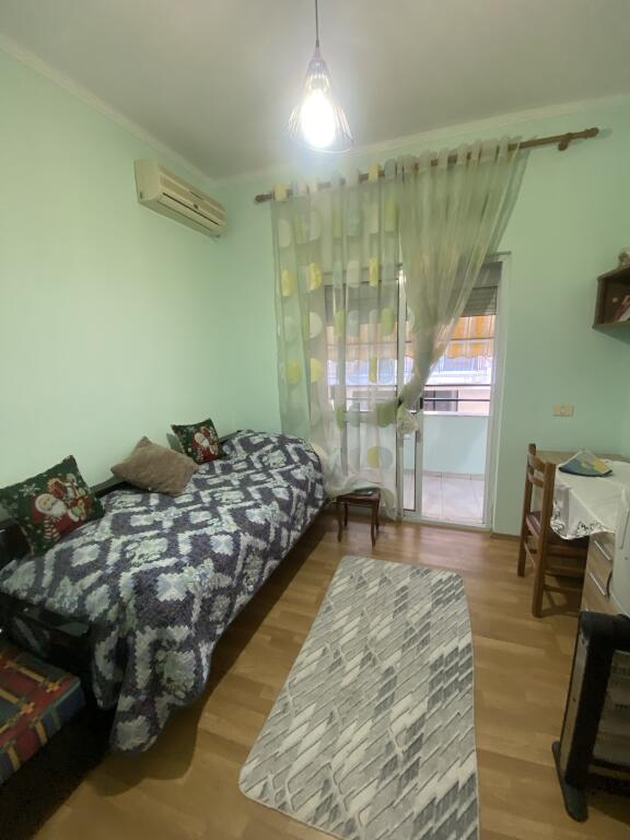 3+1, furnished, at Frida hairdresser, Hoxha Tahsim 500 euros