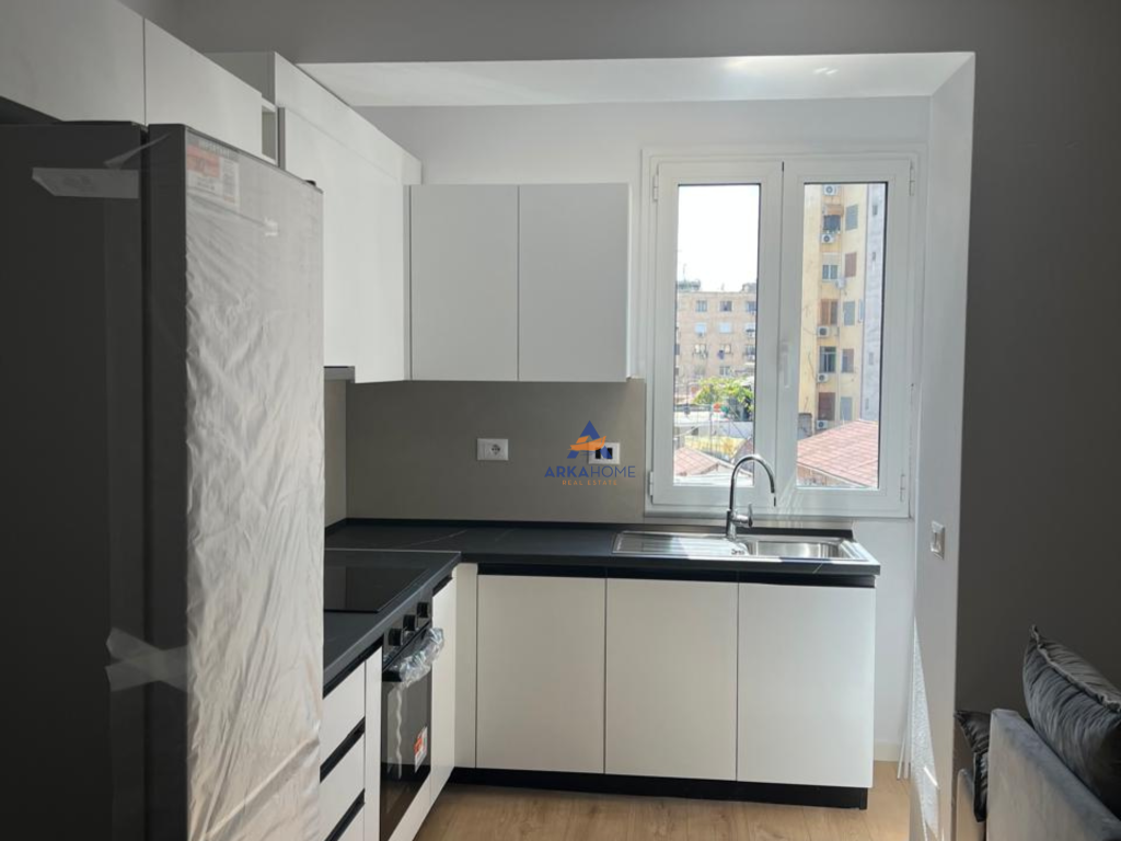 FOR RENT APARTMENT 2+1+BALCONY "BULEVARDI ZOGU I PARE" 850 EURO