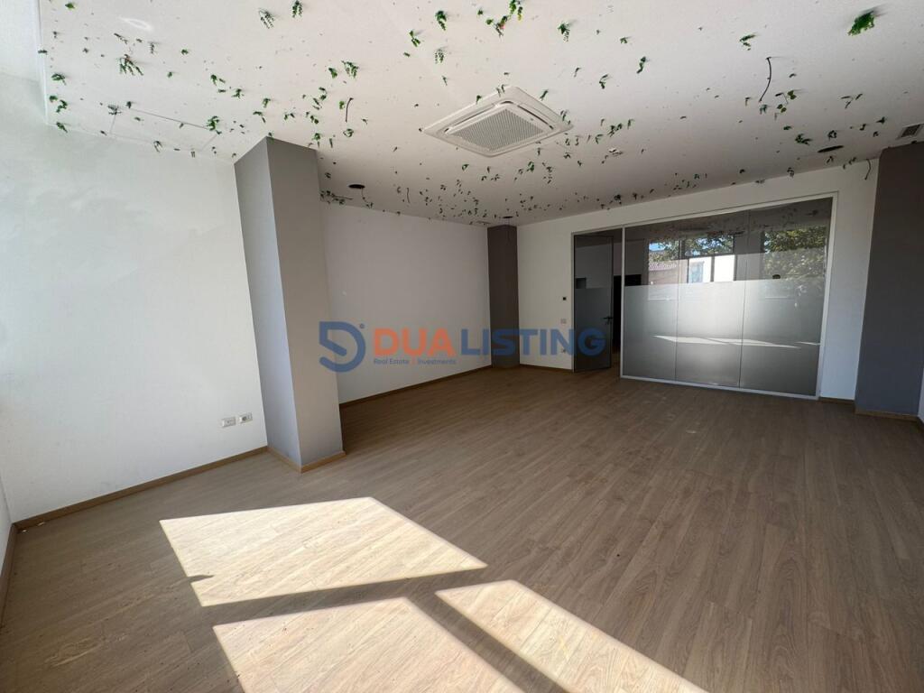 LOCALE IN AFFITTO 384 M2 A ALI DEMI !