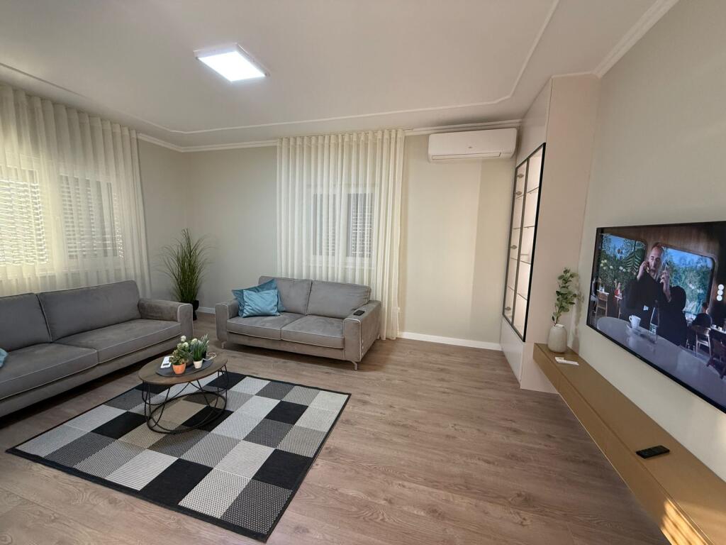 Apartment 2+1+2+parking space for rent near the American Embassy!