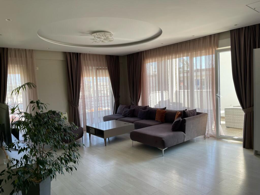 Apartament 3+1+2 me Qira – Liqeni i Thatë
