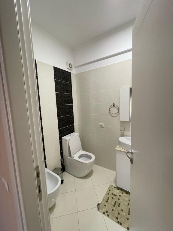 Apartament 3+1+2 me Qira – Liqeni i Thatë
