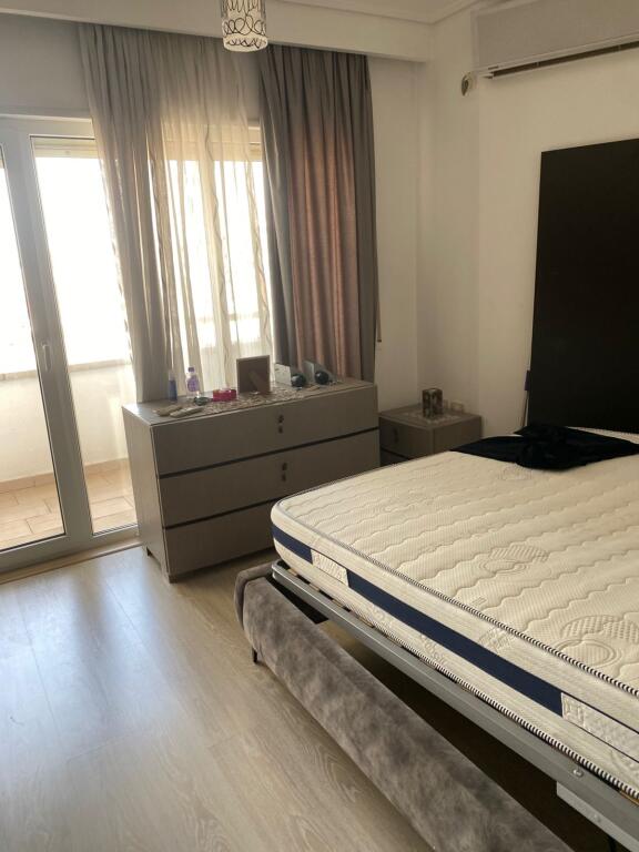 2+1,i mobiluar te pazari i ri afer atsh se,cmimi 1000 euro