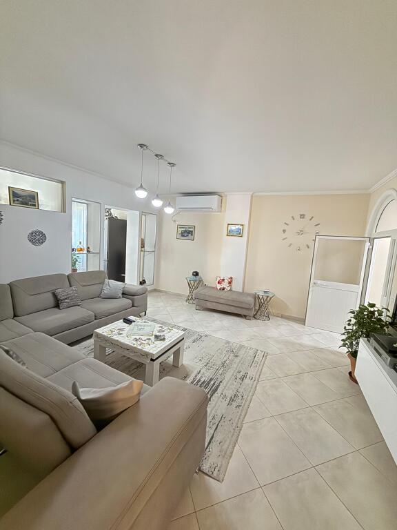 🏢Shitet Apartament 2+1+2 | 📍Liqeni i Thatë