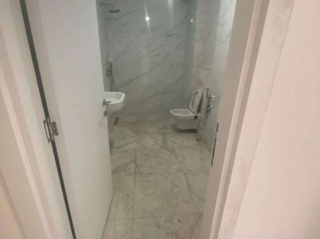 Shitet, Apartament 1+1, Pazari i Ri, Tiranë.