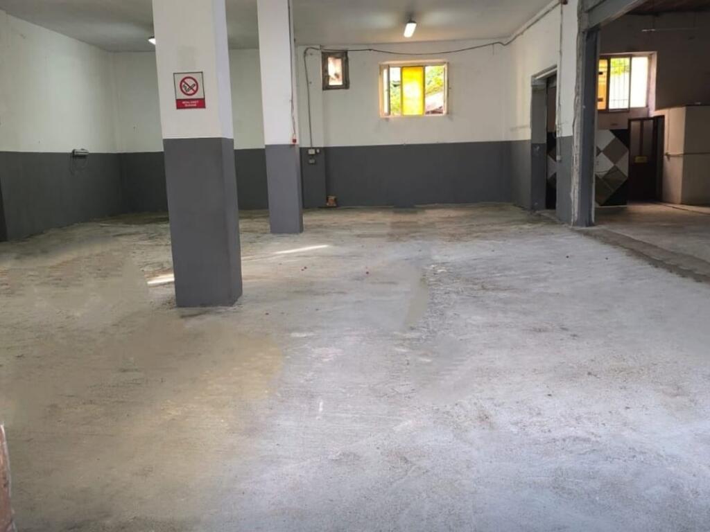 AMBIENTE COMMERCIALE 250 m² IN AFFITTO Via Siri Kodra, Tirana