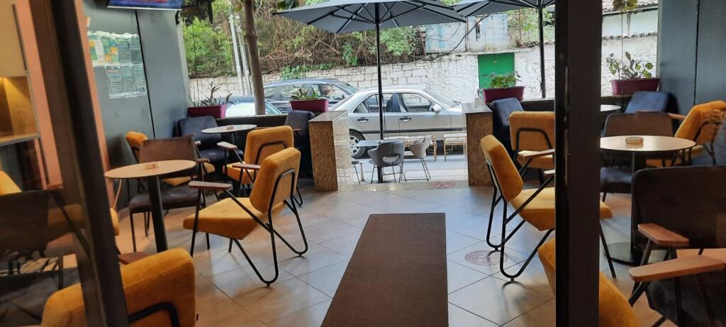 Locale in vendita in Via Barrikadave/370.000 euro