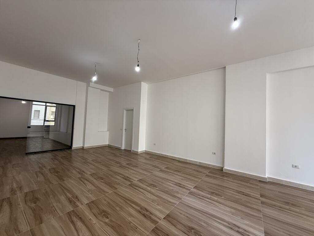 Office for rent in the center of Mine Peza Street!