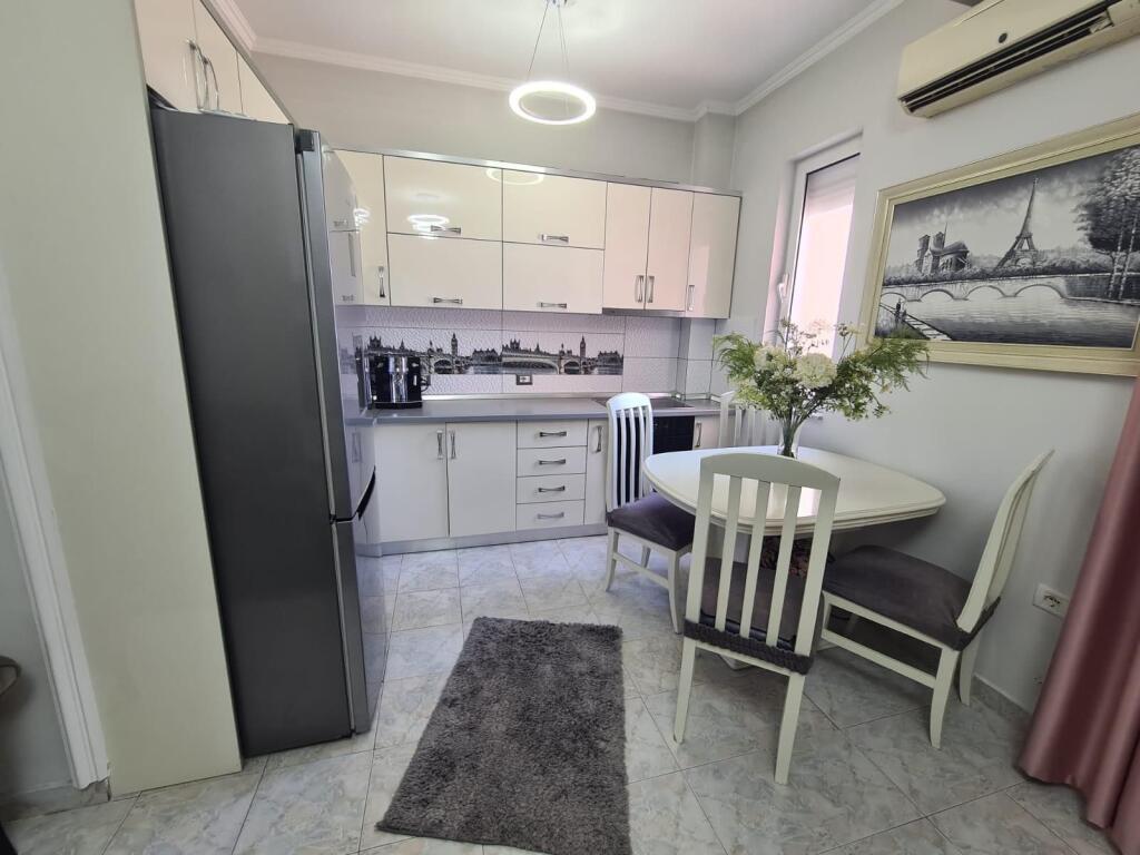 1+1,kat5 pallat ekzistues,shkolla cajupi,cmimi 550 euro