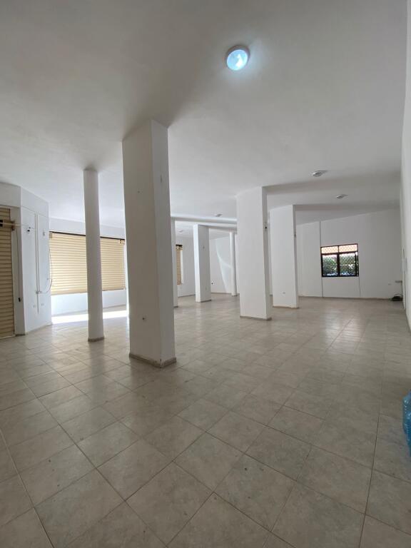 Jepet me qera ambient biznesi tek Vorri Bomit/1,400 euro