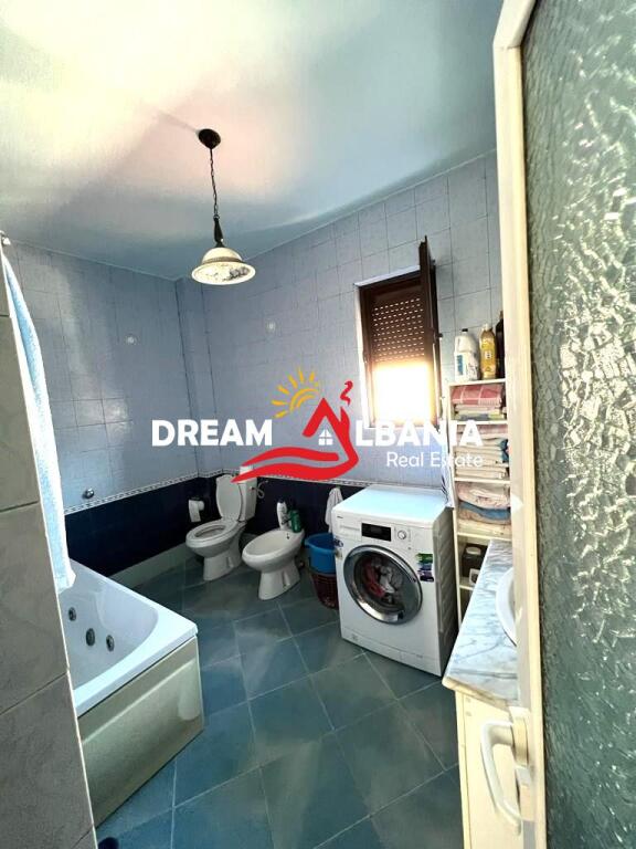 Shitet Apartament 2+1+Verande ne Laprake prane Kupoles, Tirane ID (41211464)