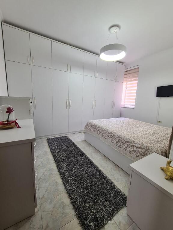 1+1,kat5 pallat ekzistues,shkolla cajupi,cmimi 550 euro