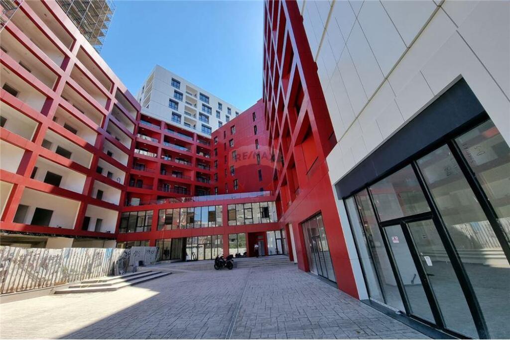 Dyqan - Për Qira - Farmacia 10, Tiranë