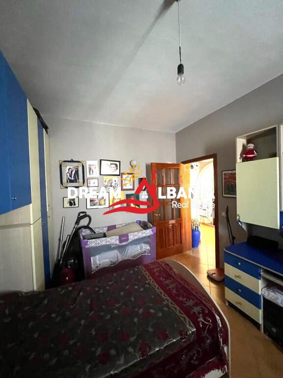 Shitet Apartament 2+1+Verande ne Laprake prane Kupoles, Tirane ID (41211464)