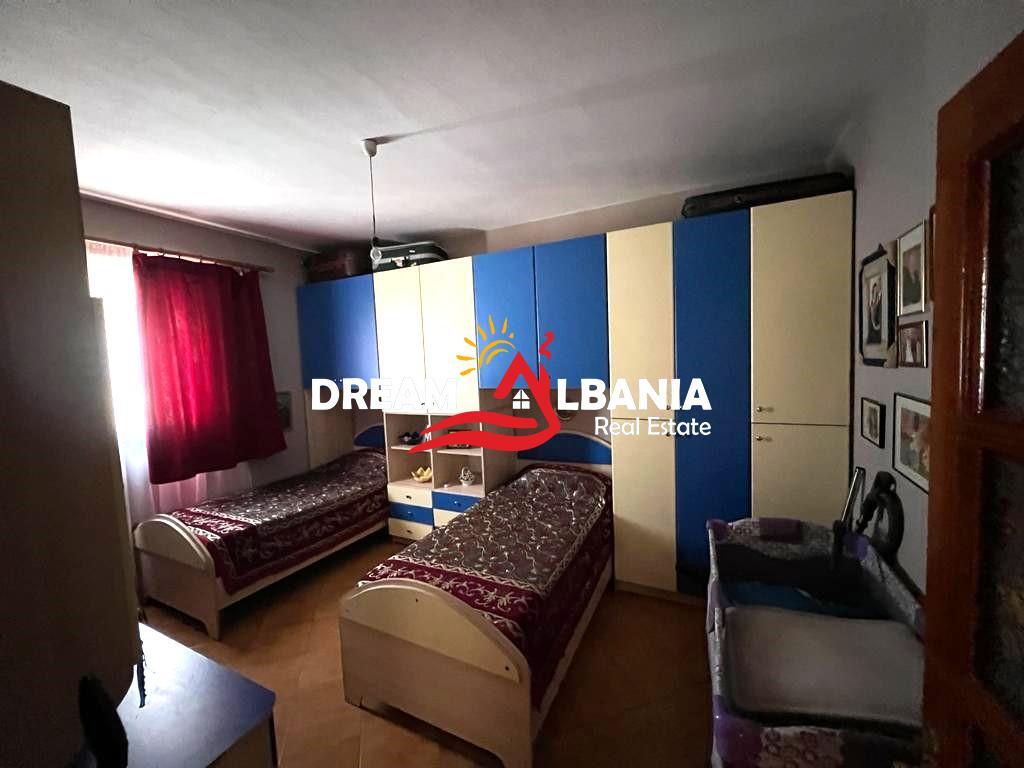 Shitet Apartament 2+1+Verande ne Laprake prane Kupoles, Tirane ID (41211464)