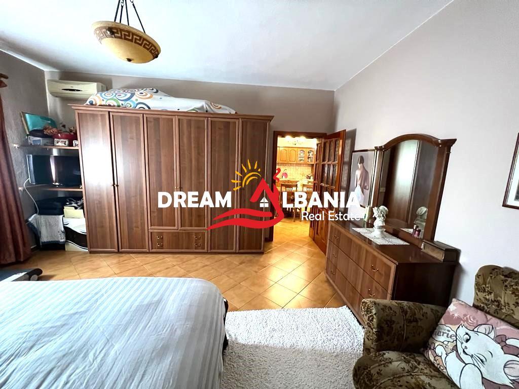 Shitet Apartament 2+1+Verande ne Laprake prane Kupoles, Tirane ID (41211464)