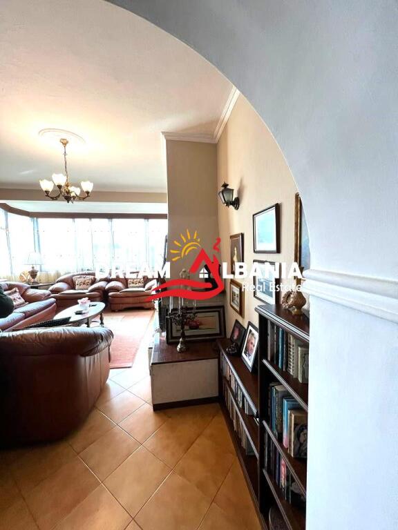 Shitet Apartament 2+1+Verande ne Laprake prane Kupoles, Tirane ID (41211464)