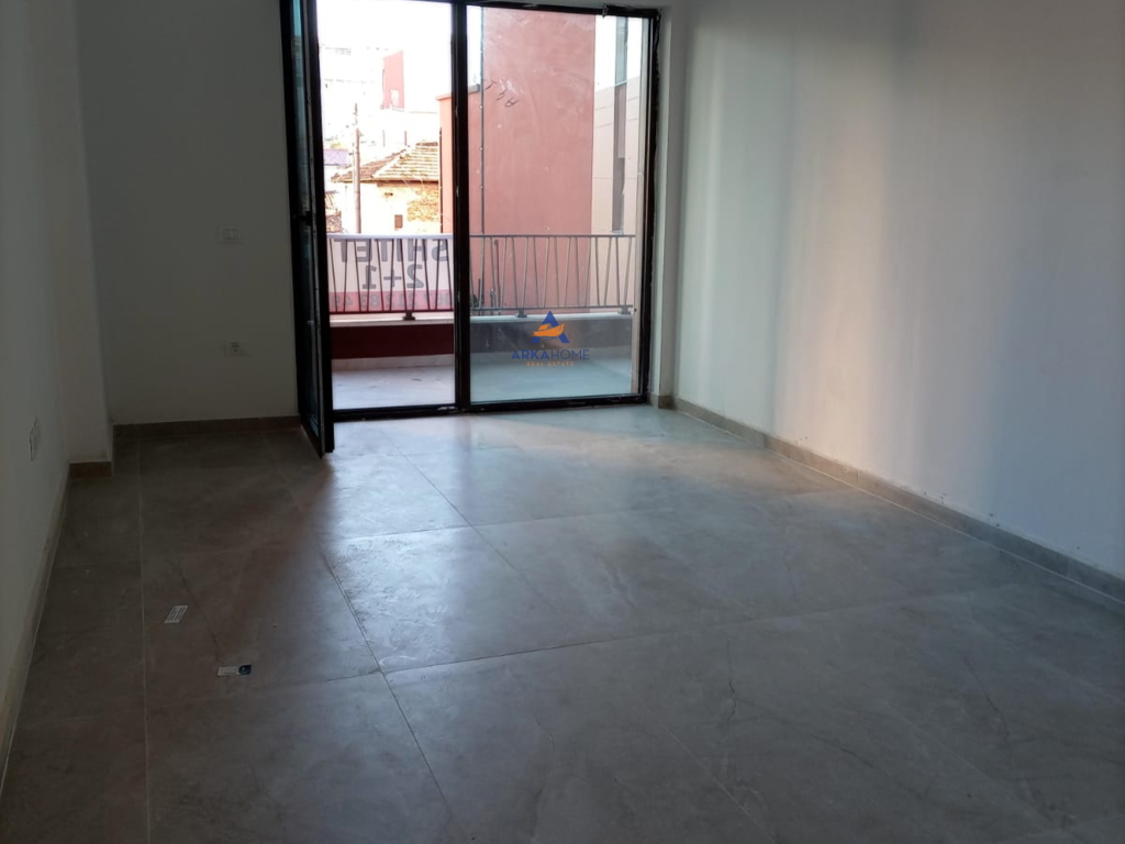 SHITET APARTAMENT 2+1+BALLKON "MYSLYM SHYRI" 230.000 EURO.