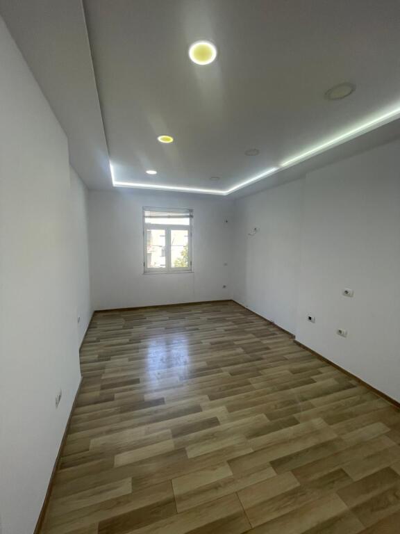 2+1, empty at the university book in the block, price 600 euros