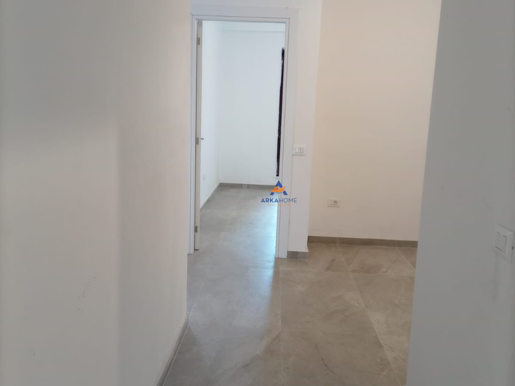 SHITET APARTAMENT 2+1+BALLKON "MYSLYM SHYRI" 230.000 EURO.