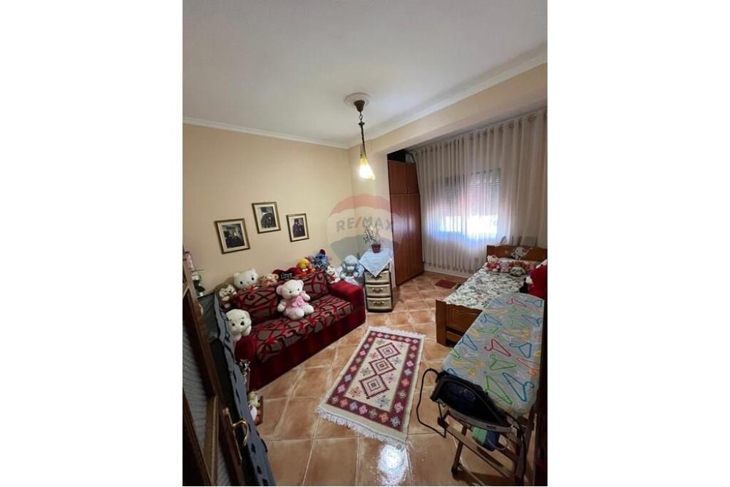 Tirane, jepet me qera apartament 2+1+Ballkon Kati 7, 75 m² 650 € (Xhamlliku) 530581008-34