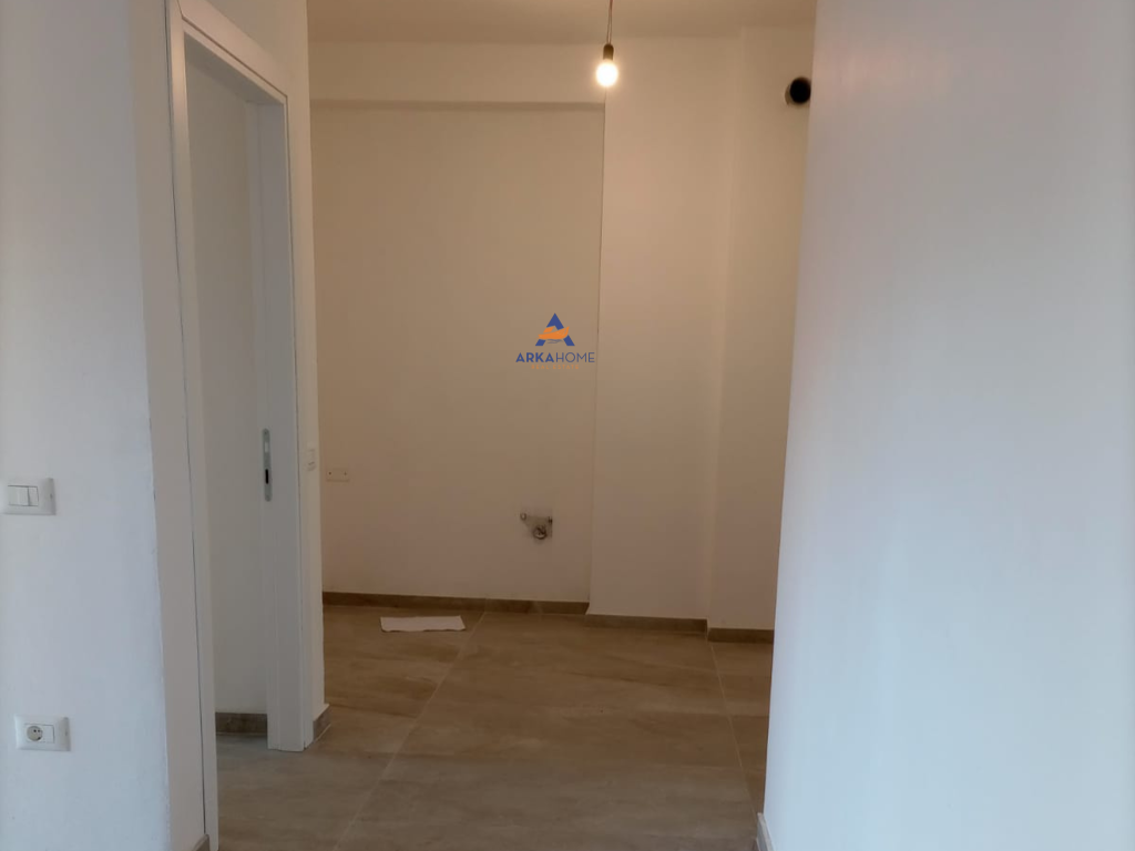 SHITET APARTAMENT 2+1+BALLKON "MYSLYM SHYRI" 230.000 EURO.