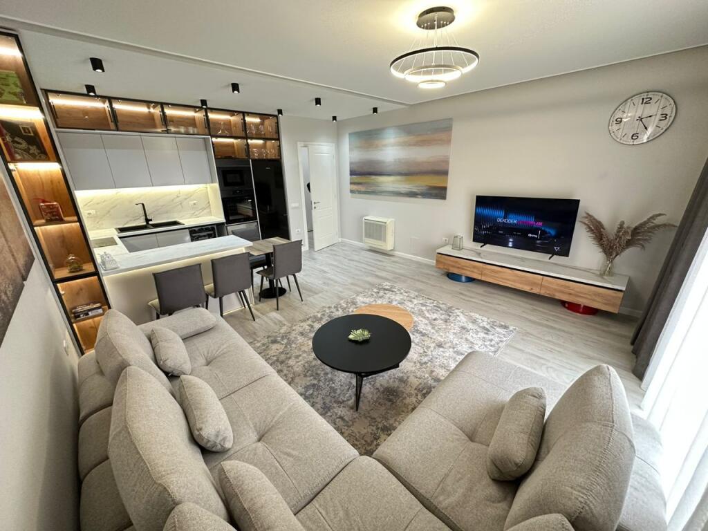 📣 QERA SUPER Apartament 2+1+2Tualete+Parking 📍 Prane Green City Residence , Astir ✨   🏢 Ndertim i Ri  🪜 Kati 5 (Me Ashensor)  🛋️ Arreduar Ne Menyre Bashkekohore Me Arkitekt   💶 Cmimi 800 Euro