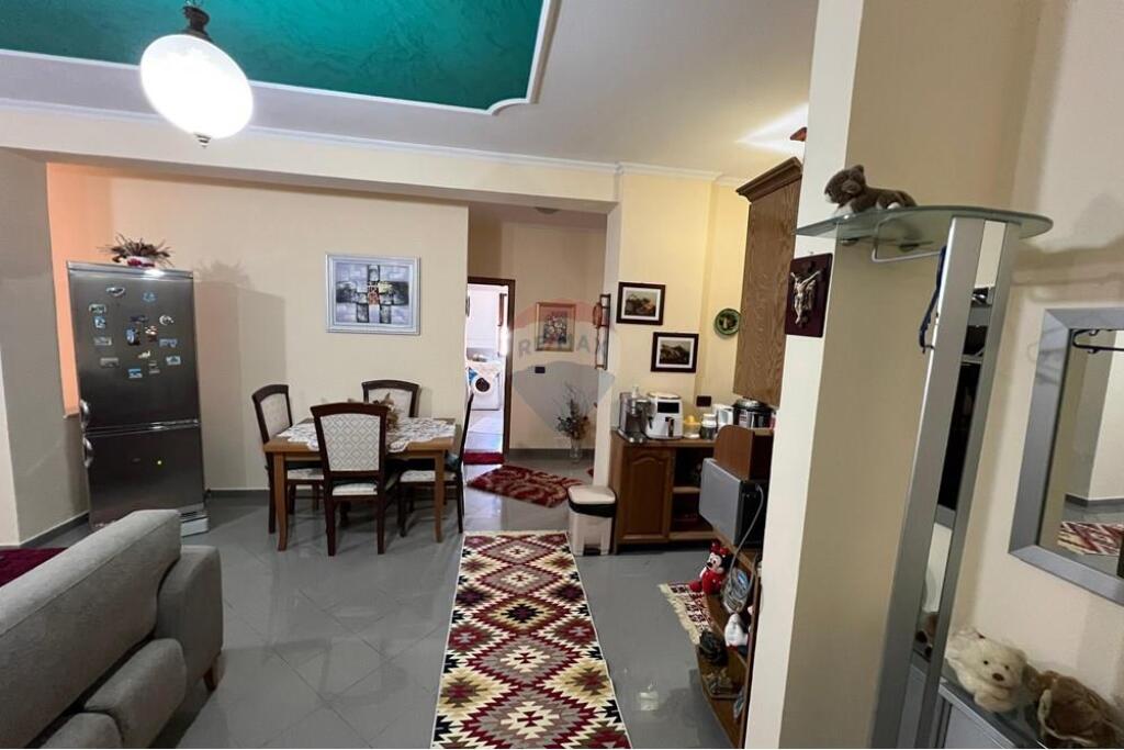 Tirane, jepet me qera apartament 2+1+Ballkon Kati 7, 75 m² 650 € (Xhamlliku) 530581008-34