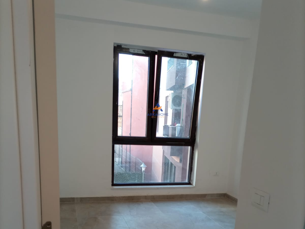 SHITET APARTAMENT 2+1+BALLKON "MYSLYM SHYRI" 230.000 EURO.