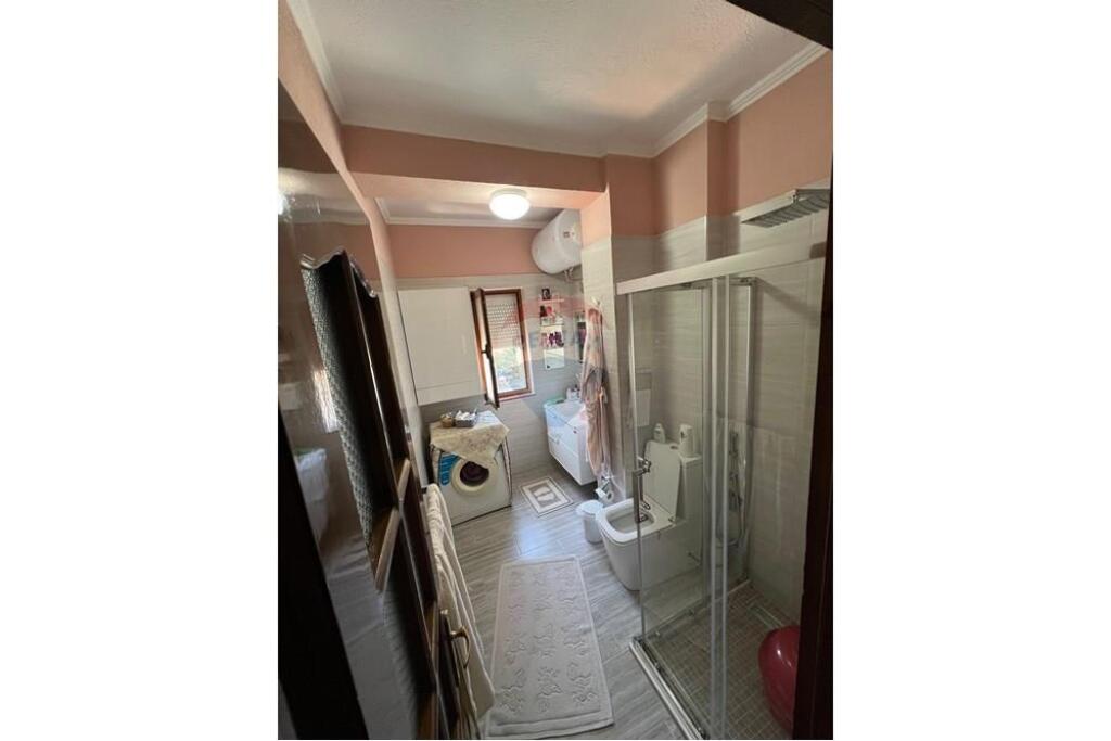 Tirane, jepet me qera apartament 2+1+Ballkon Kati 7, 75 m² 650 € (Xhamlliku) 530581008-34
