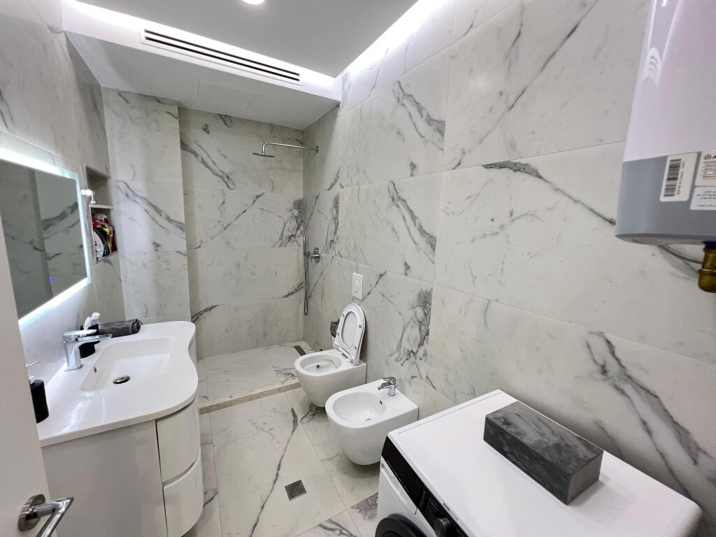📣 QERA SUPER Apartament 2+1+2Tualete+Parking 📍 Prane Green City Residence , Astir ✨   🏢 Ndertim i Ri  🪜 Kati 5 (Me Ashensor)  🛋️ Arreduar Ne Menyre Bashkekohore Me Arkitekt   💶 Cmimi 800 Euro