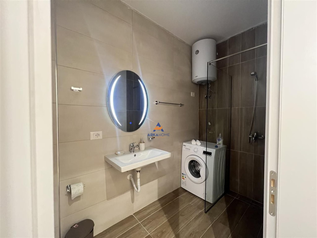 JEPET APARTAMENT ME QERA 1+1+BALLKON "KOMPLEKSI TRIO TOWERS, DON BOSKO" 600 EURO.