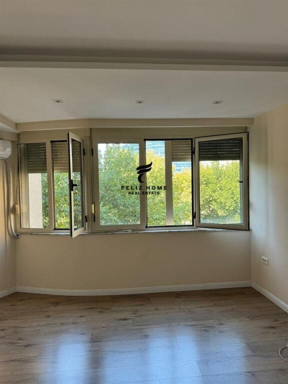 ZYRE ME QERA 80 M2 QENDER 1200 EURO