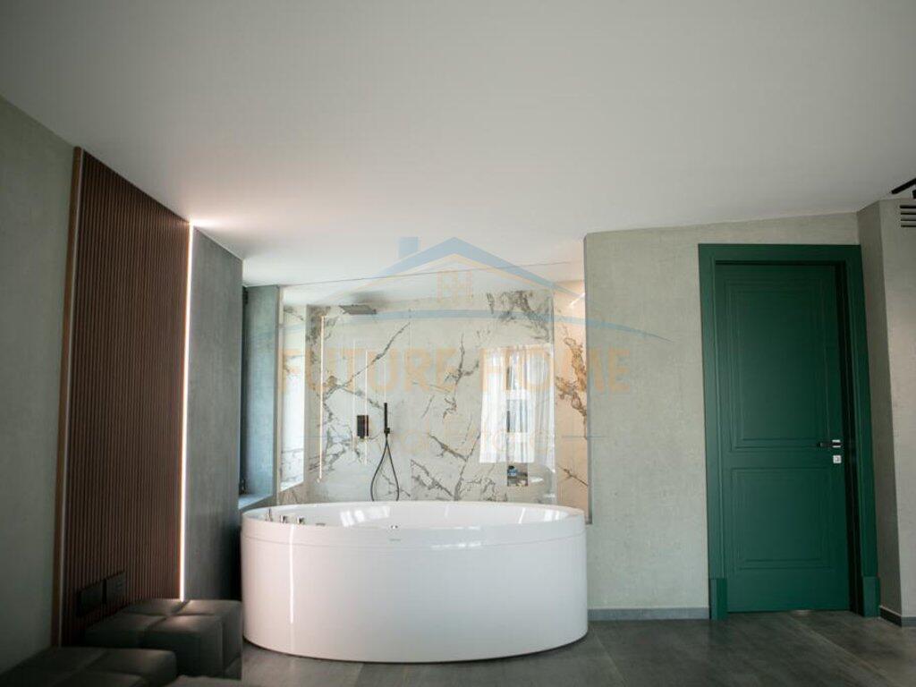 PENTHOUSE 3+1+2 POSTI AUTO IN VENDITA, LAGO ASCIUTTO