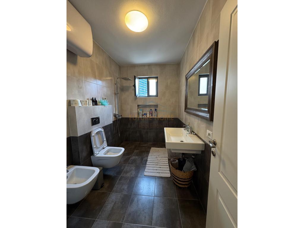 Shitet apartament 2+1+2 Stadiumi Air Albania