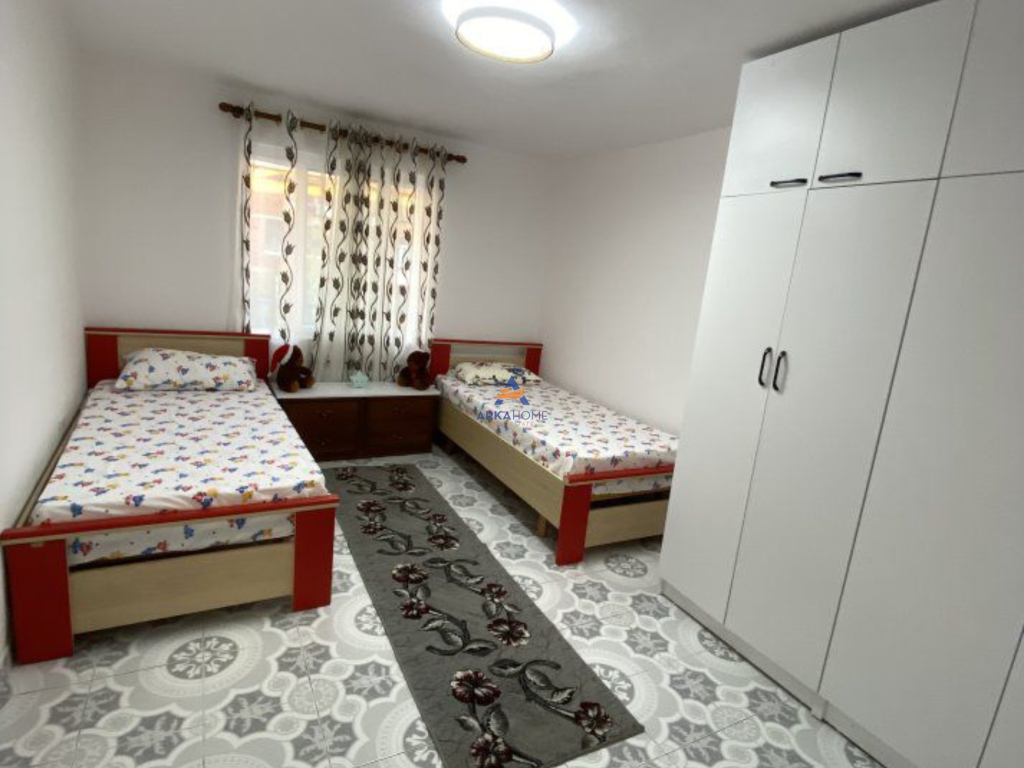 AFFITTASI APPARTAMENTO 2+1+BALCONE "EX RISTORANTE DURRES" 600 EURO.