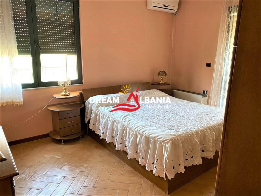 2+1 apartment for rent in the area of Ish Blloku near the University Bookstore in Tirana (ID 4221868)