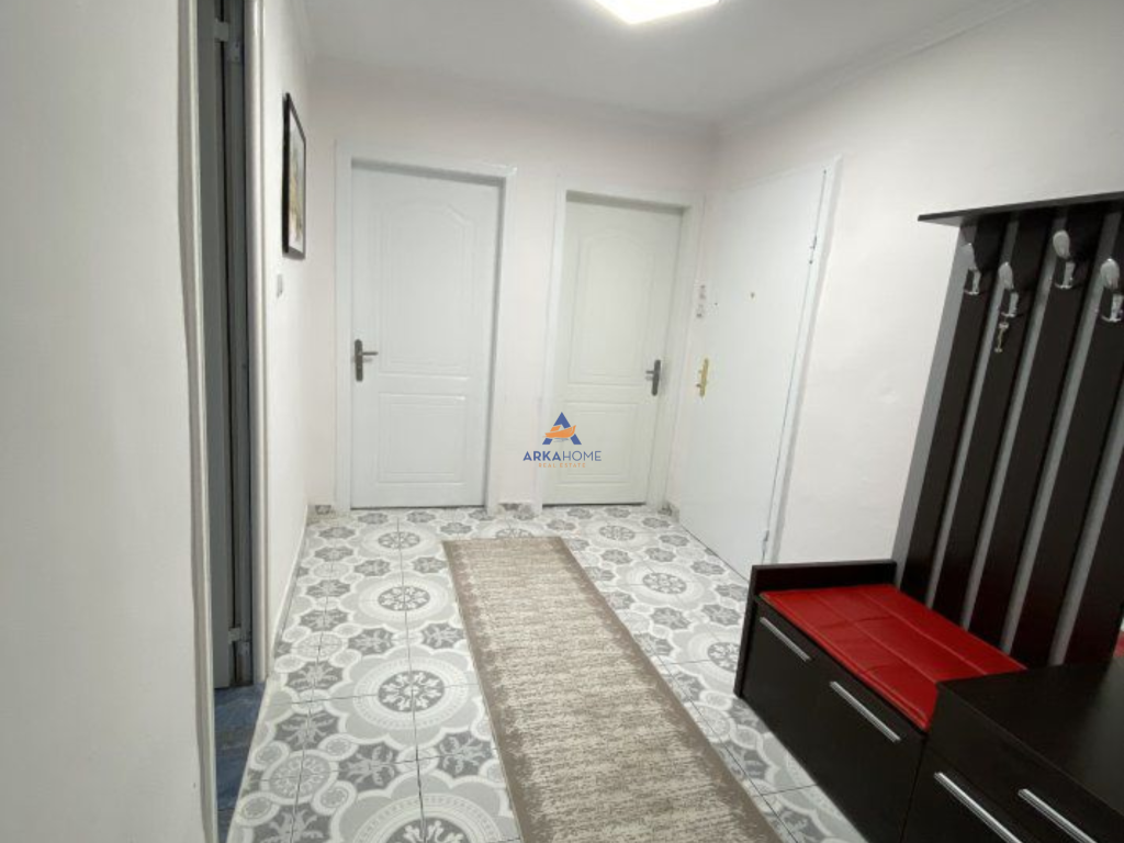 AFFITTASI APPARTAMENTO 2+1+BALCONE "EX RISTORANTE DURRES" 600 EURO.
