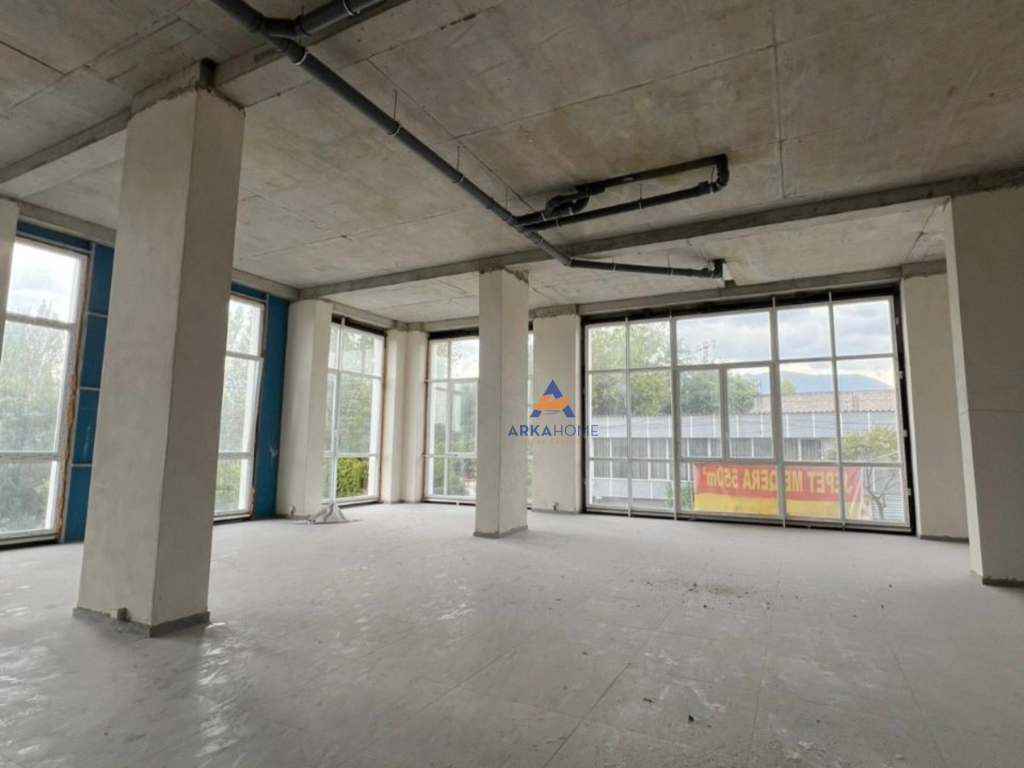 BUSINESS PREMISES FOR RENT 550M2 "NEW BOULEVARD" 2700 EURO.