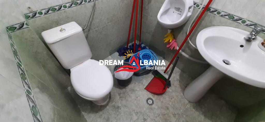 Zyre me qera ne Bllok, prane ish Farmacise Greke, ne Tirane (ID 4261312)