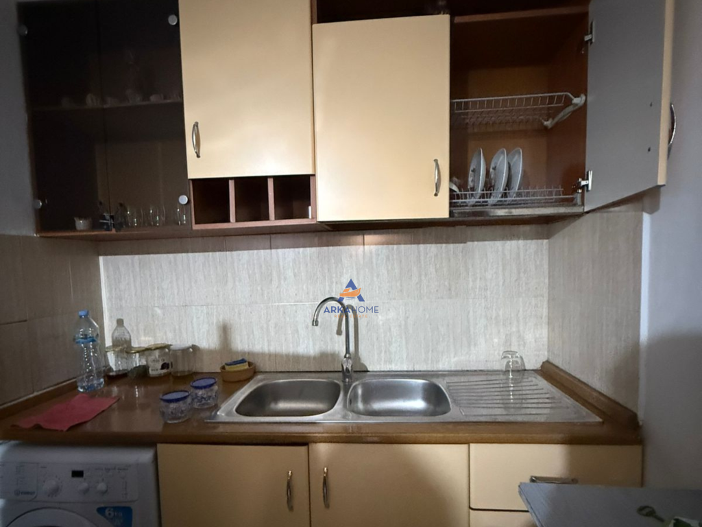 MONOLOCALE IN AFFITTO 40M2 "VASIL SHANTO" 450 EURO (TRATTABILE).