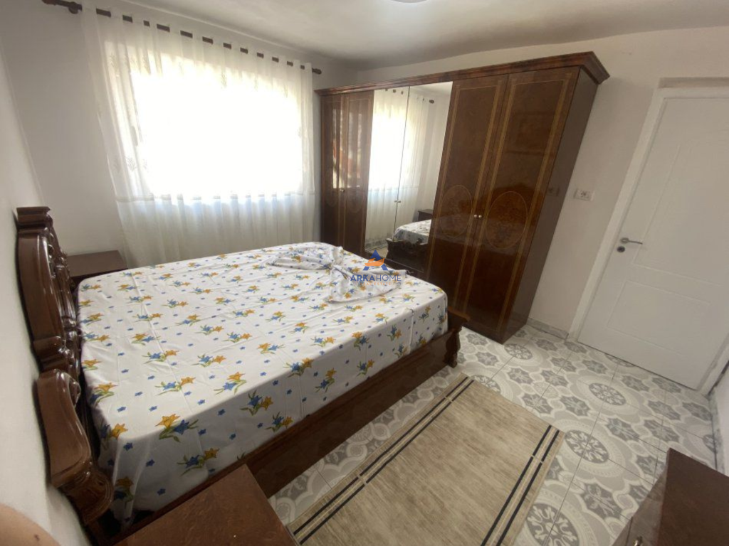AFFITTASI APPARTAMENTO 2+1+BALCONE "EX RISTORANTE DURRES" 600 EURO.