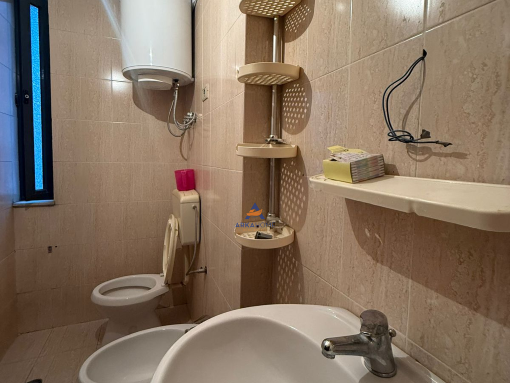 MONOLOCALE IN AFFITTO 40M2 "VASIL SHANTO" 450 EURO (TRATTABILE).