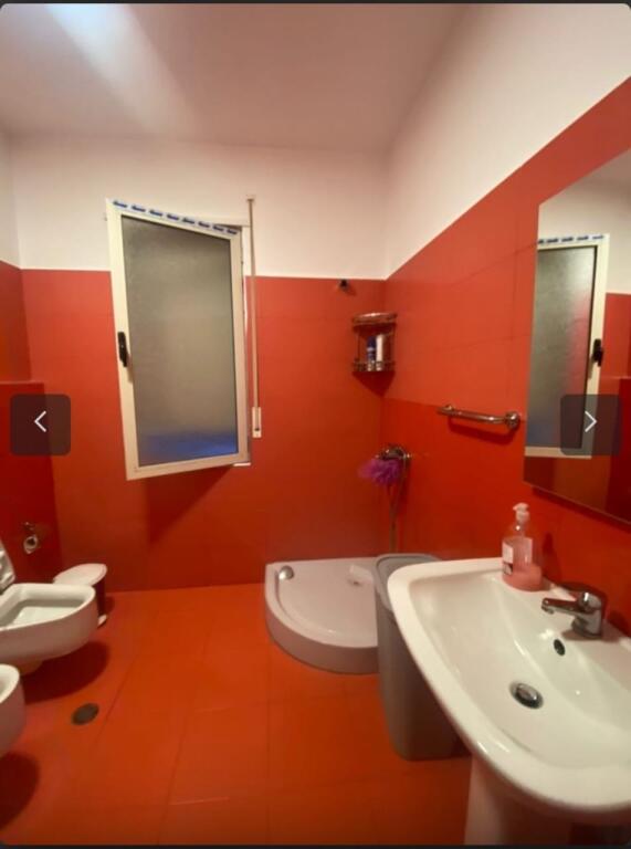 2+1,arredato,via peti lago asciutto,prezzo 600 euro,offerto anche parcheggio con prezzo 50 euro