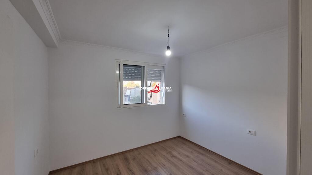 Apartment 2+1 for sale at the Paris Commune near Dinamo Stadium in Tirana (ID 4129529)