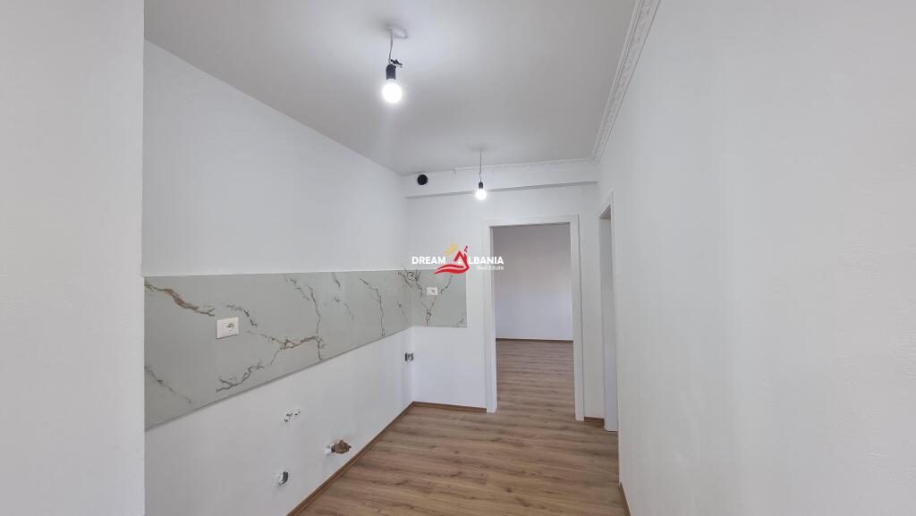 Apartment 2+1 for sale at the Paris Commune near Dinamo Stadium in Tirana (ID 4129529)