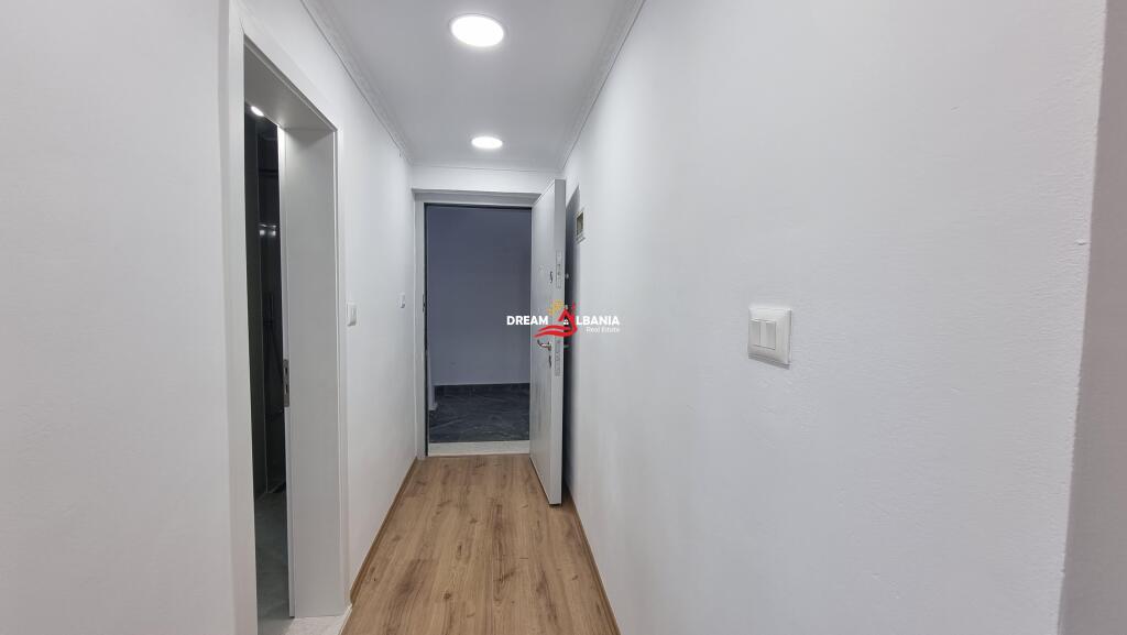 Apartment 2+1 for sale at the Paris Commune near Dinamo Stadium in Tirana (ID 4129529)