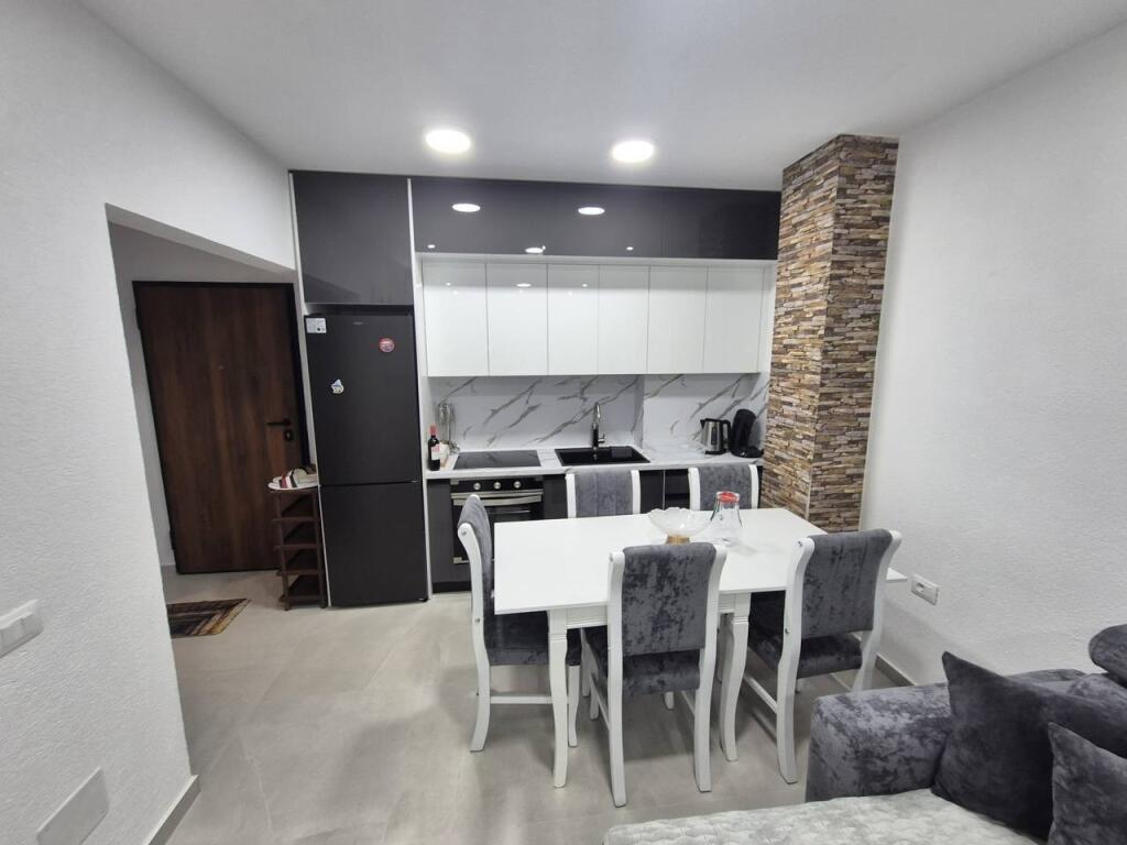 Rent apartment 1+1 Durres, Golem